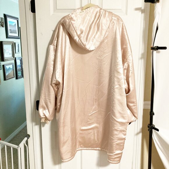 Kitsch Glazey Satin Oversized Hoodie Blush One Size Fits Most - Picture 2 of 10